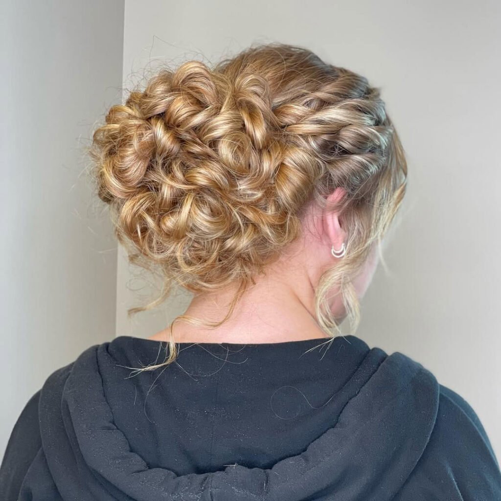 Voluminous-Curly-Messy-Bun