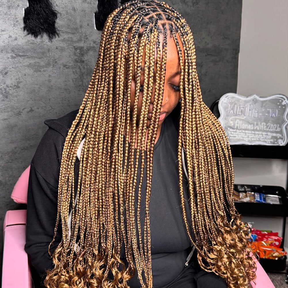 Golden Knotless Braids with Curly Tips