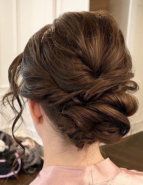 Deep side part Hollywood waves long hairstyle